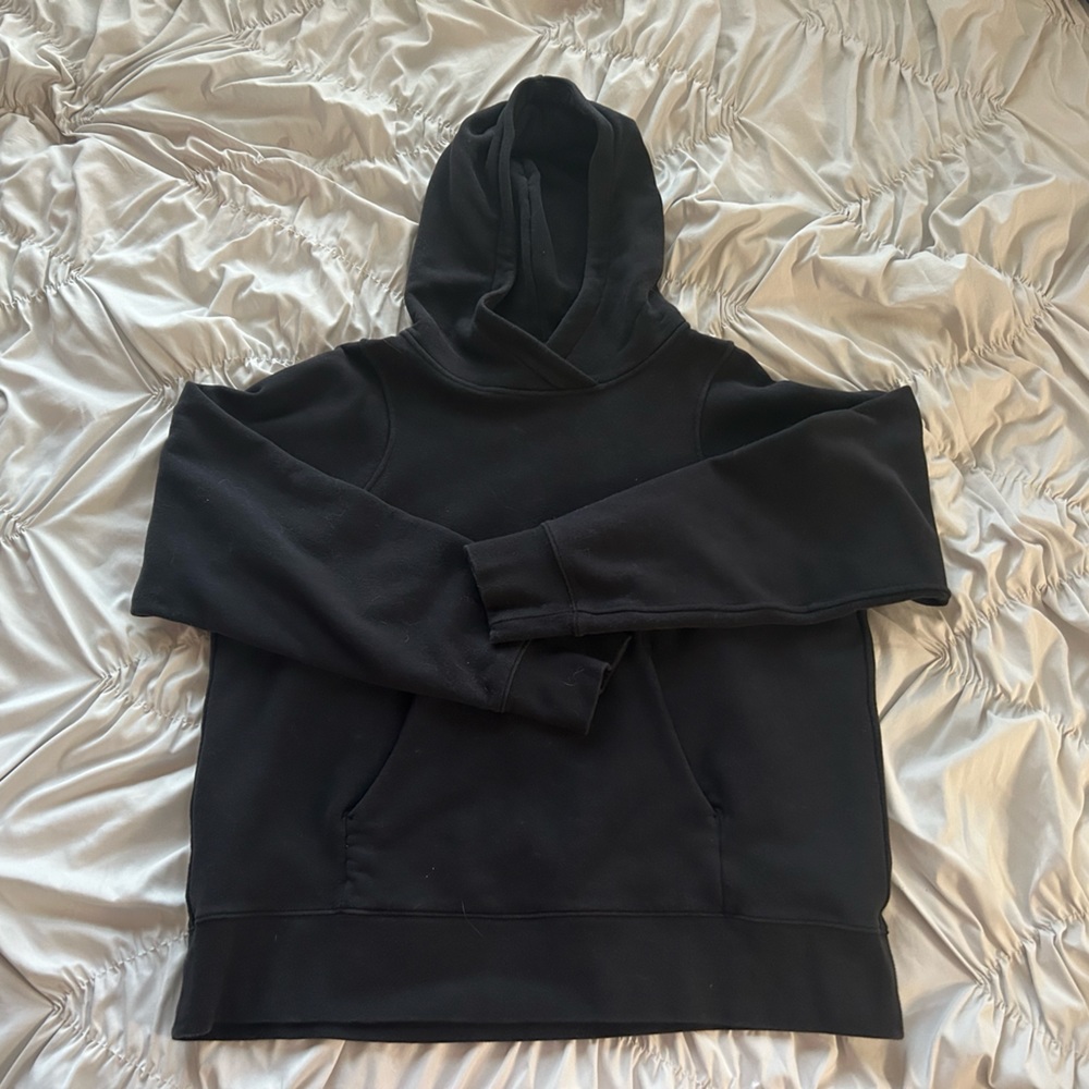 Lululemon sweatshirt size 10 🖤